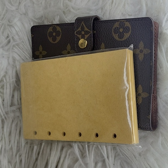 Louis Vuitton Monogram PM Agenda includes filler paper - Picture 14 of 16